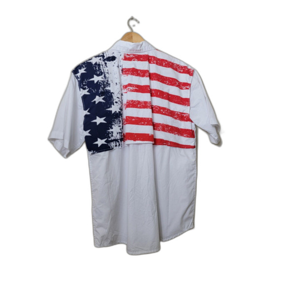 Patriotic US Flag MAGELLAN Vented Short Sleeve Button Fishing Shirt - Medium - Picture 2 of 7